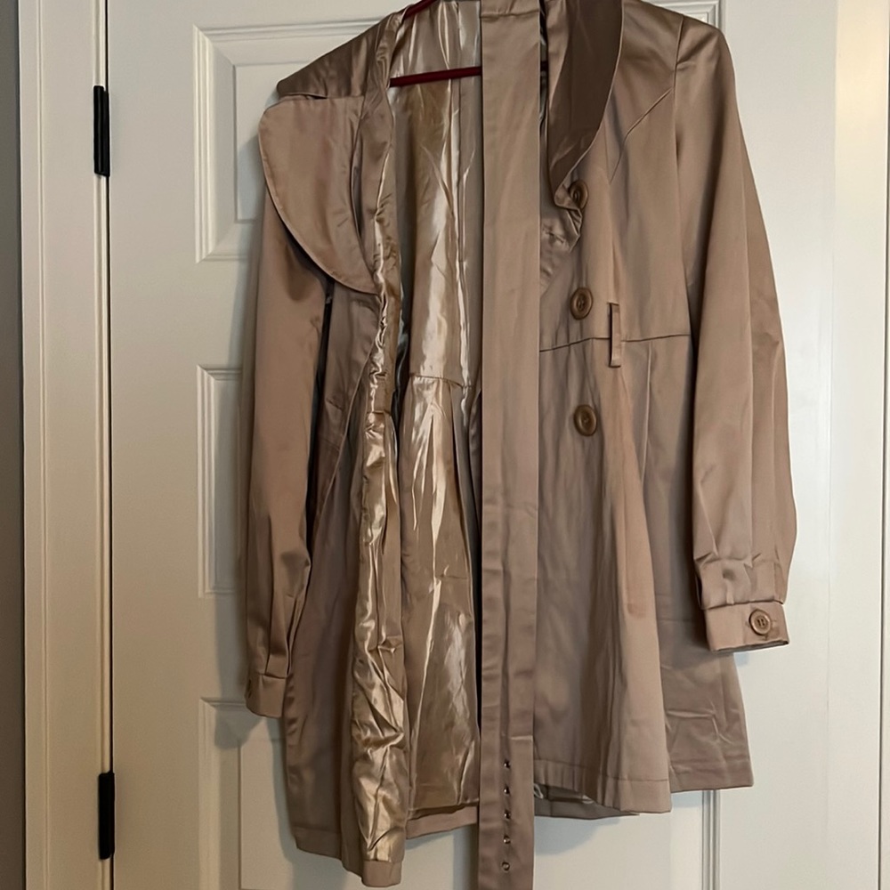 Women’s trench coat